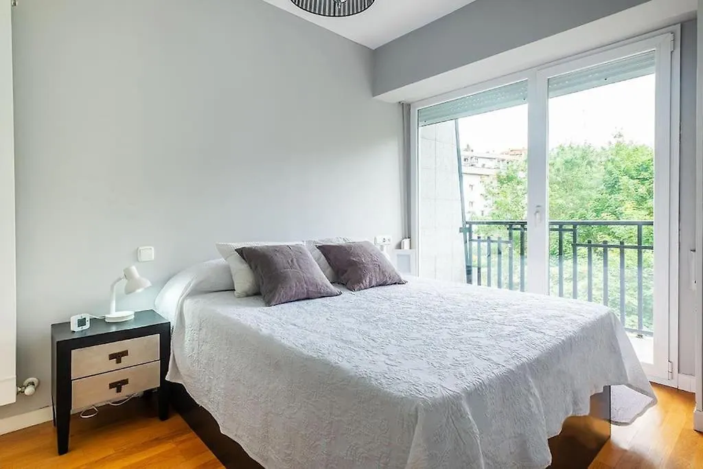 Apartamento A 5Min De La Playa De Ondarreta San Sebastian Spain